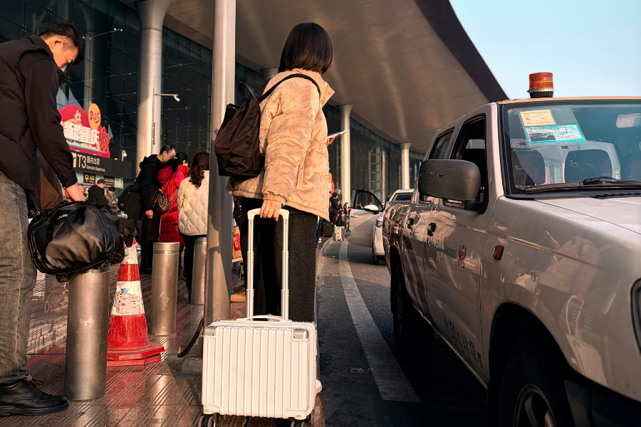 How Luxury Airport Shuttle Service Enhances Your Travel Experience