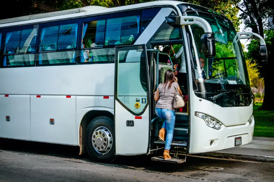 Guide to Booking a Shuttle Bus in Washington DC for Group Travel